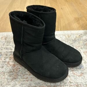 UGG Classic Short II